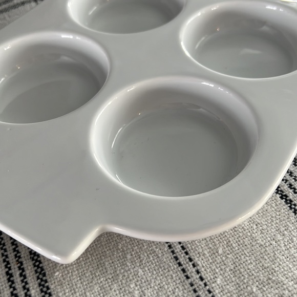 White Crate& barrel stoneware dish - Picture 2 of 5